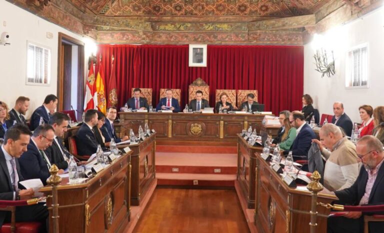 El Pleno de la Diputación celebra la salud financiera de la institución