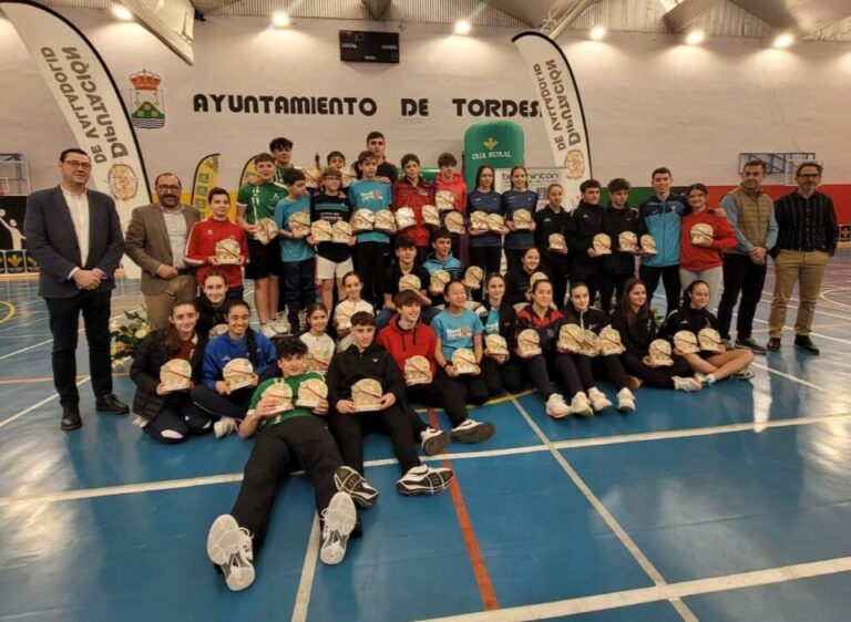 Las mejores promesas del bádminton se miden en Tordesillas