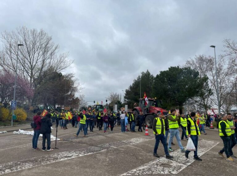 Concluye en Valladolid la tractorada de los agricultores