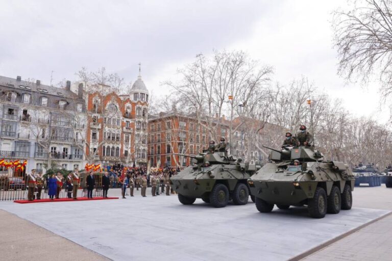El Rey preside los actos del 375 aniversario del Regimiento Farnesio 12