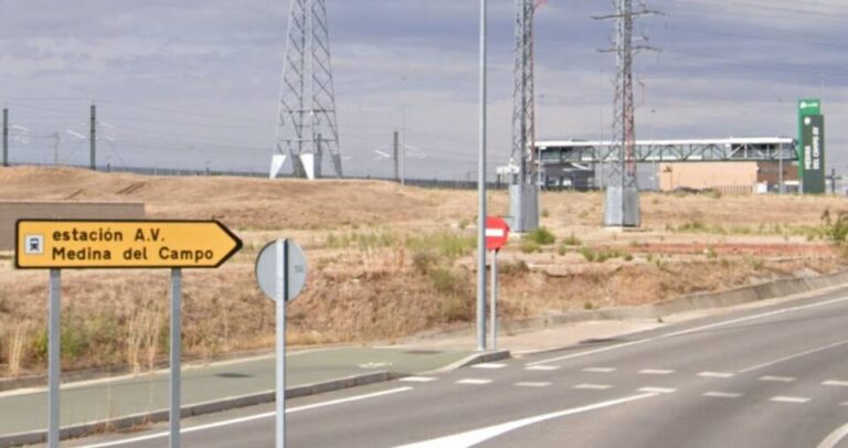 Adif invierte 33 millones en modernizar la línea ferroviaria Medina del Campo-Ourense