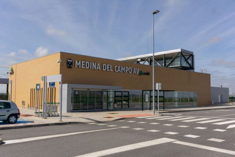Transportes licita por 27,5 millones de euros la modernización de los sistemas de telecomunicaciones de la línea Medina del Campo-Ourense