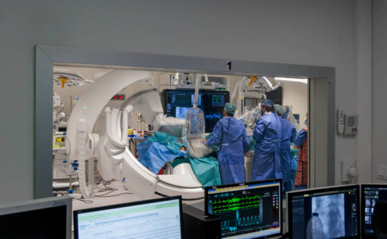 Castilla y León autoriza segundas opiniones médicas en enfermedades raras, trasplantes y cirugía cardiaca