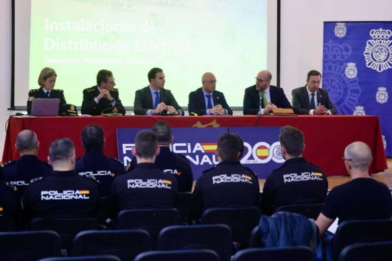 Jacinto Canales encabeza las jornadas informativas de »Riesgo Eléctrico» celebradas en Medina