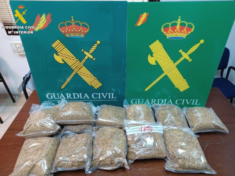 La Guardia Civil intensifica inspecciones contra contrabando de tabaco en Ávila