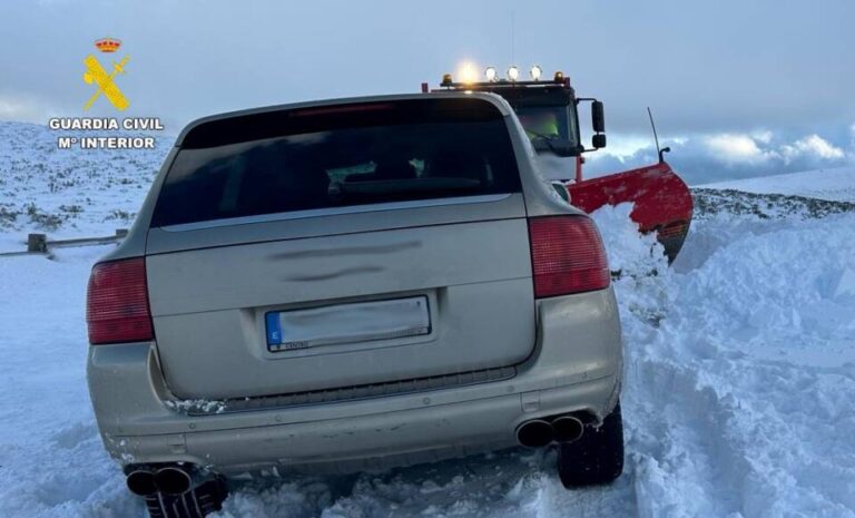 La Junta instala señales inteligentes en puertos de montaña para evitar accidentes por nieve y hielo