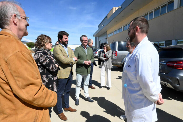 Gallardo destaca el papel de las empresas agroalimentarias en el medio rural en Castilla y León