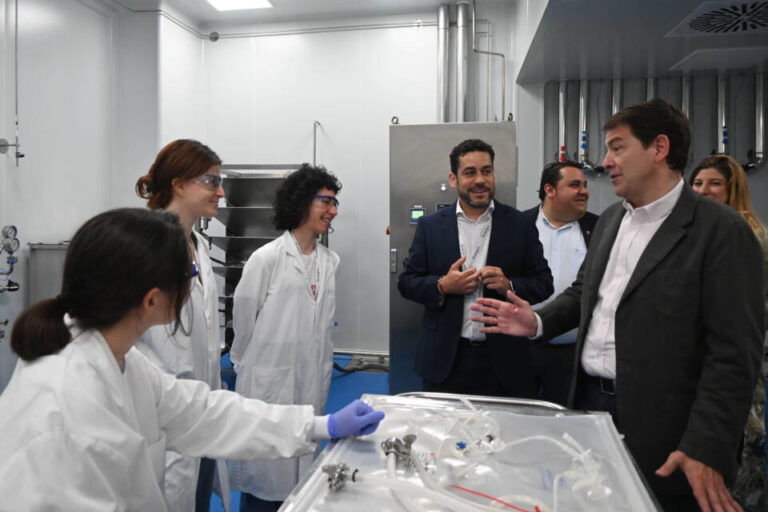 El presidente de la Junta de Castilla y León destaca el papel clave de la Biotecnología en el desarrollo regional