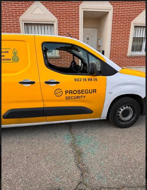 Medina del Campo: revientan la ventanilla de una furgoneta para robar en su interior