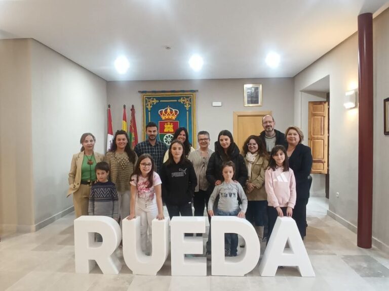 Descubre a los talentosos ganadores del Concurso de Cuentos y Relatos en Rueda