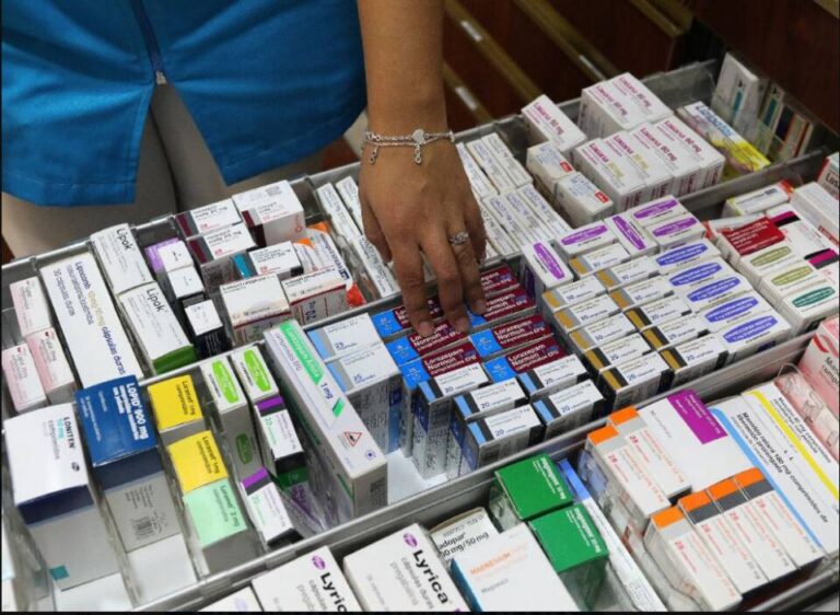 Pacientes de Castilla y León podrán recoger medicamentos hospitalarios en farmacias rurales