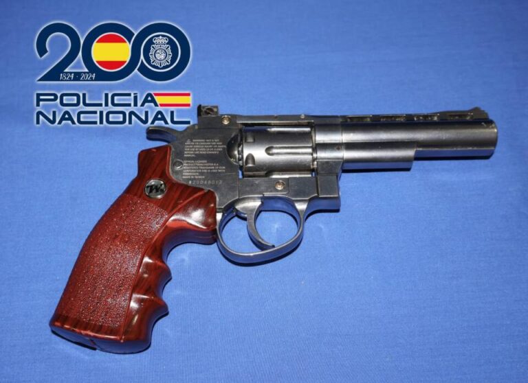 Detenido en Salamanca por amenazar con arma de fuego a su compañera de piso