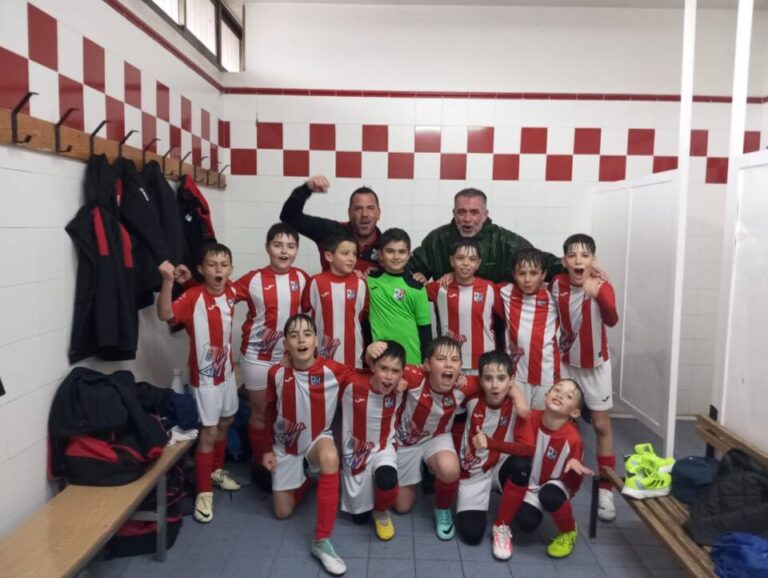 El Benjamín A de la Gimnástica Medinense celebra su ascenso