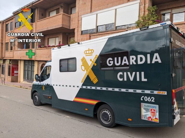 La Guardia Civil auxilia a peregrino con dolor severo en el Camino de Santiago