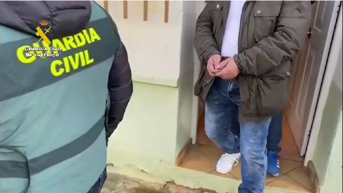 La Guardia Civil detiene a un joven por robo con violencia en una gasolinera de Segovia