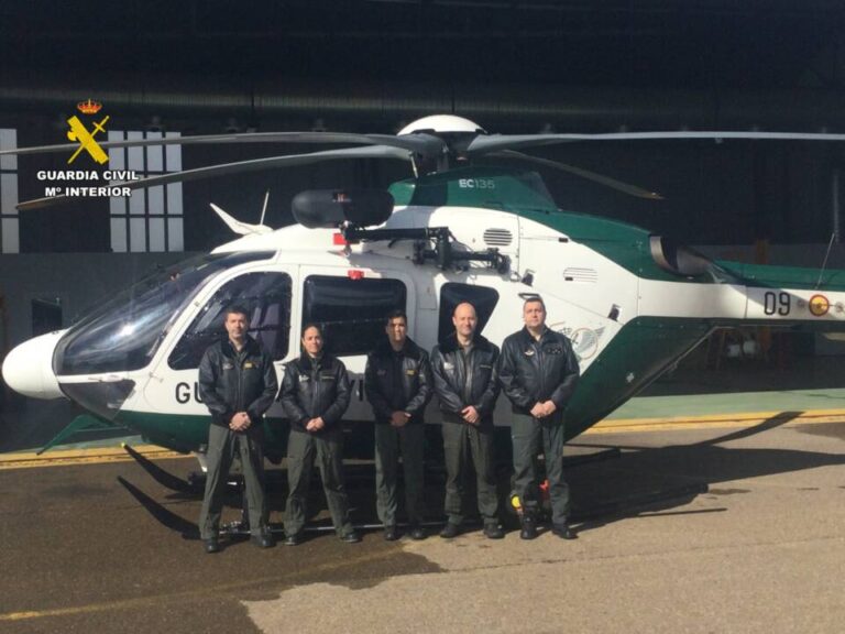 La Guardia Civil estrena moderno helicóptero EC-135 con grúa de rescate en León