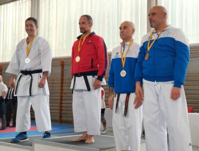 Óscar Botrán triunfa en el Campeonato Regional de Veteranos de karate