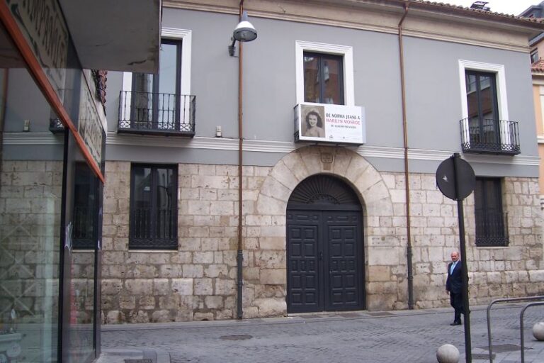 La obra del vallisoletano Adolfo Arranz, el ‘Mejor ilustrador del mundo’, expuesta en la Casa Revilla