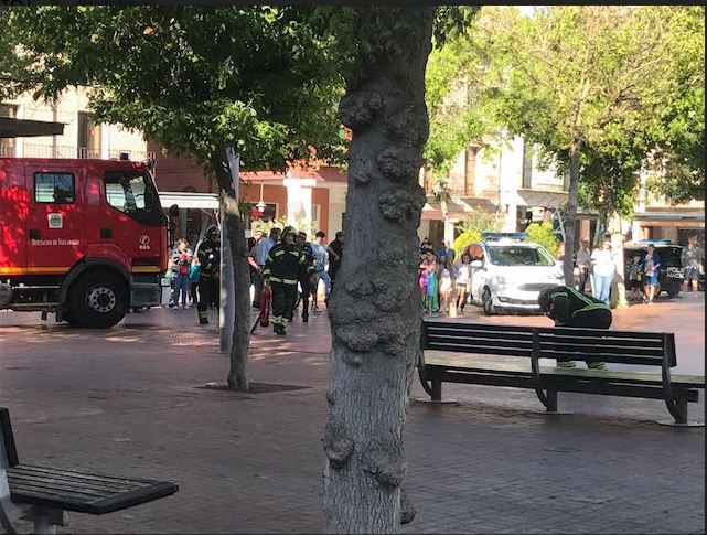 Alarma en la Plaza Mayor de Medina por el humo de una alcantarilla