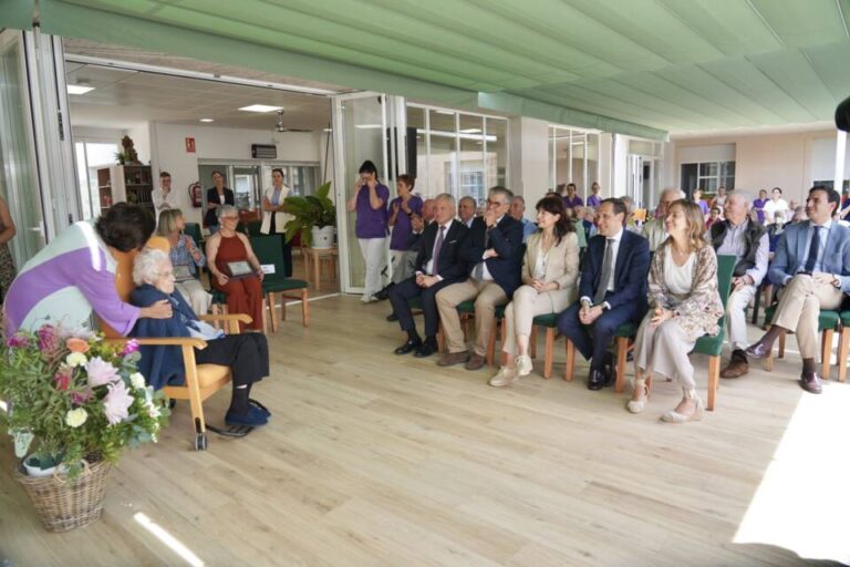 La ministra Redondo celebra el 30 aniversario de la Fundación Social Valentín Arévalo en Matapozuelos