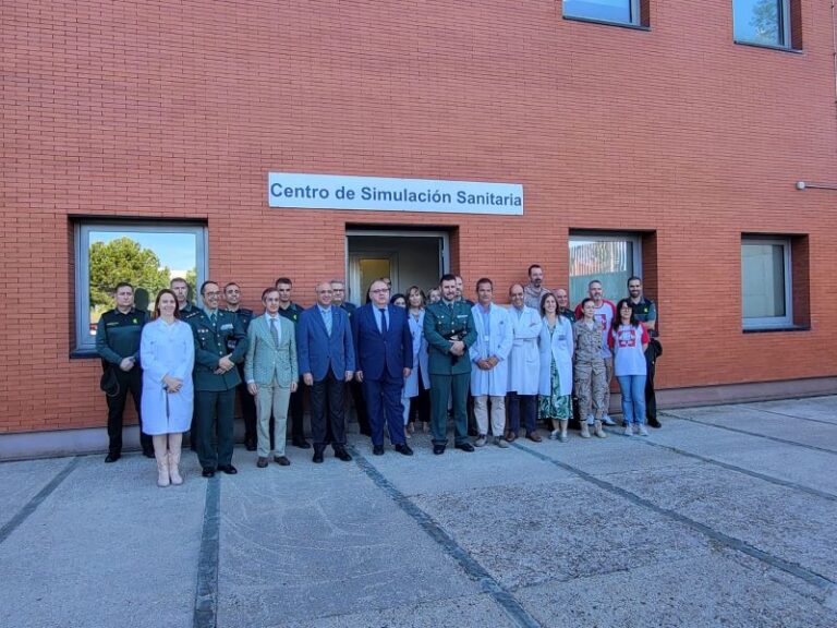 Guardia Civil y Ejército del Aire realizan el curso de monitores para uso del desfibrilador semiautomático en SACYL