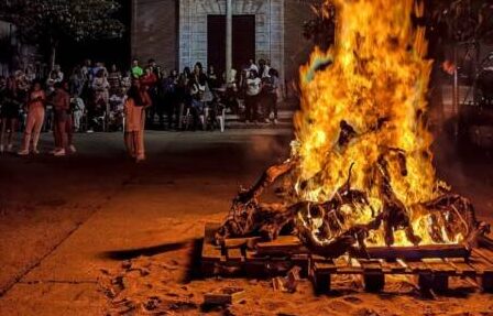 La noche de San Juan vuelve a iluminar Rueda