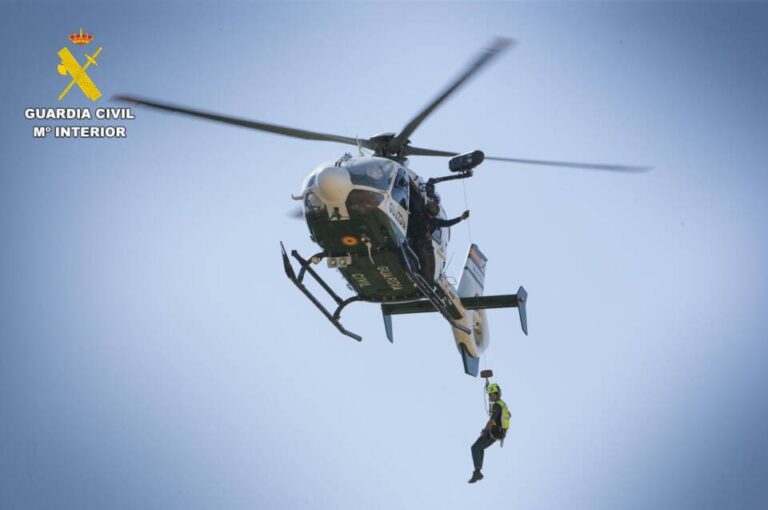 La Guardia Civil rescata a dos montañeros en el Pico Pan de Azúcar