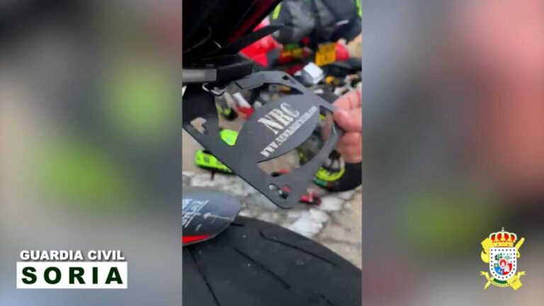La Guardia Civil de Soria detecta a motoristas británicos con sistema para eludir controles de velocidad