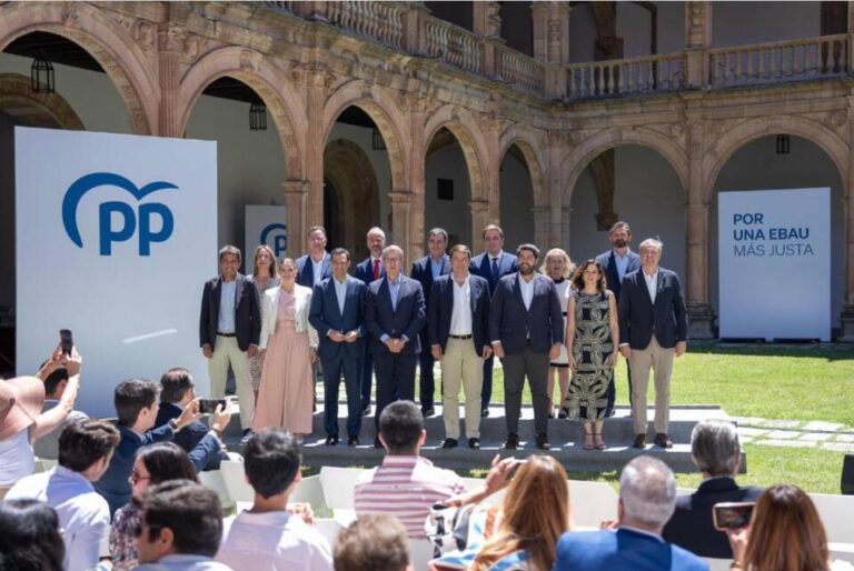El PP firma en Salamanca un acuerdo para una EBAU común