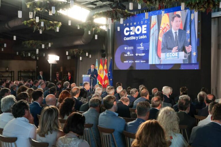Mañueco reconoce la labor del sector empresarial de Castilla y León