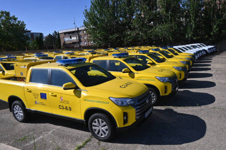 Castilla y León se arma contra el fuego con 27 nuevas pick-up 4×4