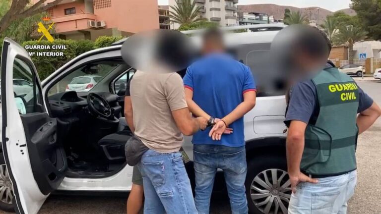 La Guardia Civil desmantela una red de trata de seres humanos en una empresa alimentaria de Candeleda