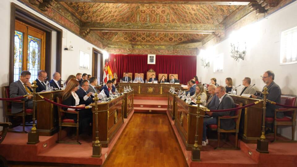 Pleno Diputación en Valladolid