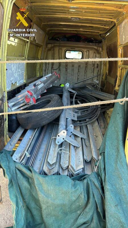 La Guardia Civil de Segovia detiene a tres personas por el hurto de material valorado en 15.000 euros