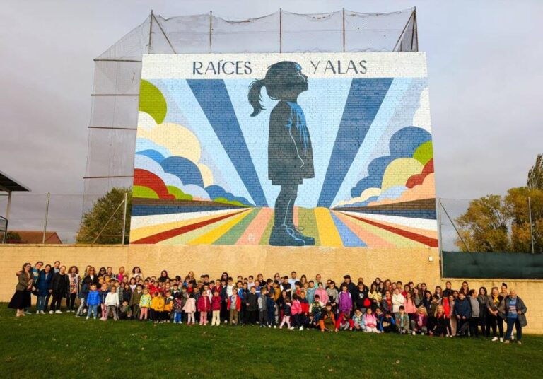 Rueda celebra la inauguración de un mural que simboliza la igualdad y la esperanza