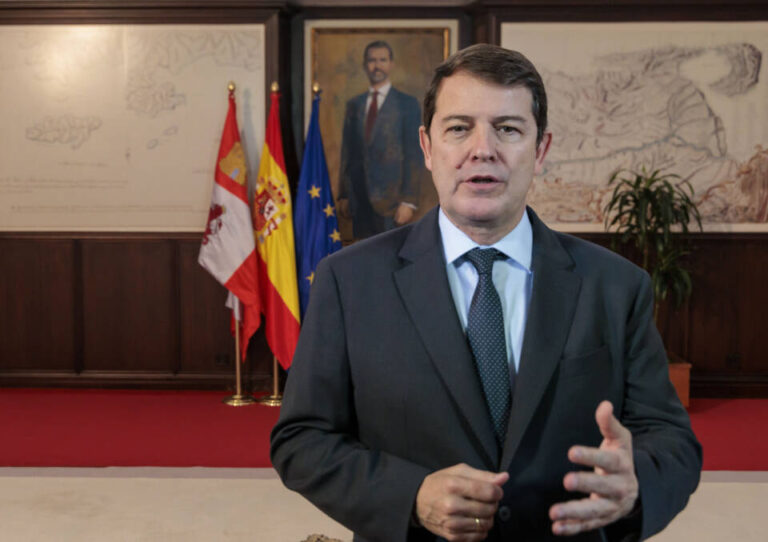 Mañueco presenta la nueva Ley de Violencia de Género de Castilla y León con un enfoque en la protección de las mujeres más vulnerables