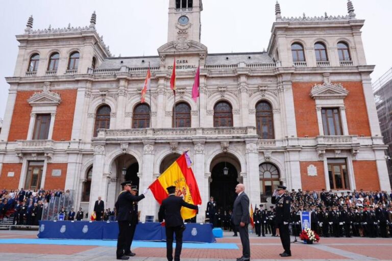 Valladolid honra a la Policía Nacional con la Medalla de Oro de la Ciudad