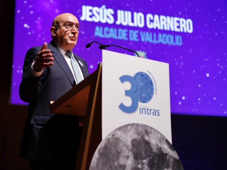 Carnero destaca el papel vital de la Fundación INTRAS en su 30 aniversario por la inclusión de personas con problemas de salud mental y discapacidad
