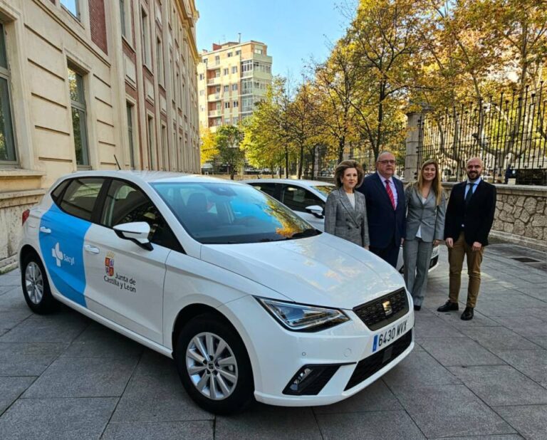 La Consejería de Sanidad invierte 1,4 millones de euros para 90 nuevos vehículos