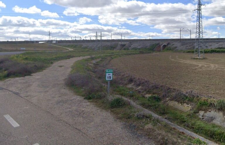 Adif invierte 1,6 millones en eliminar un paso a nivel en Matapozuelos (Valladolid) y construir un paso superior para vehículos