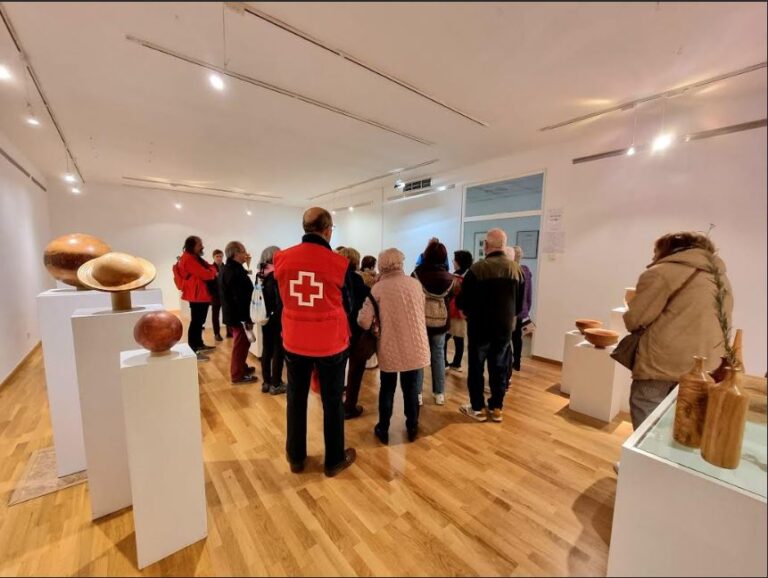 Las personas mayores de Valladolid vivirán un diciembre activo con las actividades de Cruz Roja