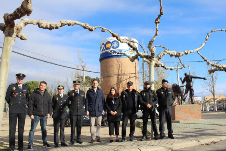 Medina del Campo inaugura un mural en honor al bicentenario de la Policía Nacional