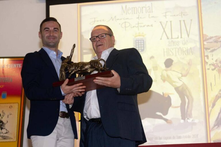 La Cuna del Corte celebra su gala taurina anual y corona al palentino César Fernández como triunfador nacional