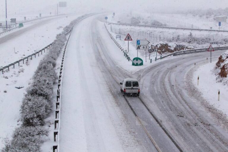 Aviso amarillo por nevadas en León y nieblas con heladas en Salamanca