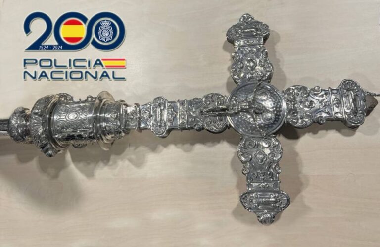 Detenido en Salamanca un hombre por robar una cruz parroquial del siglo XVII valorada en 1.000 euros