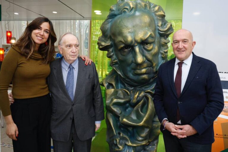 Valladolid exhibirá de forma permanente una réplica del Premio Goya en la Oficina de Turismo de la Acera de Recoletos
