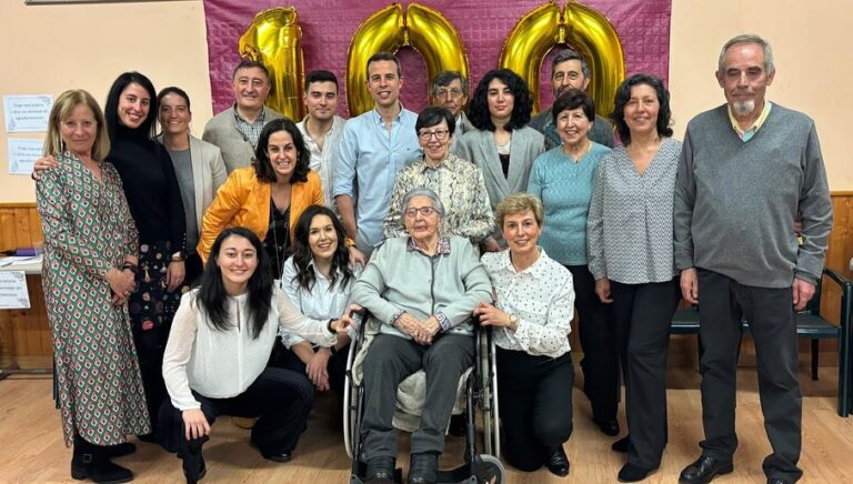 Pozal de Gallinas celebra el centenario de su vecina María Paz