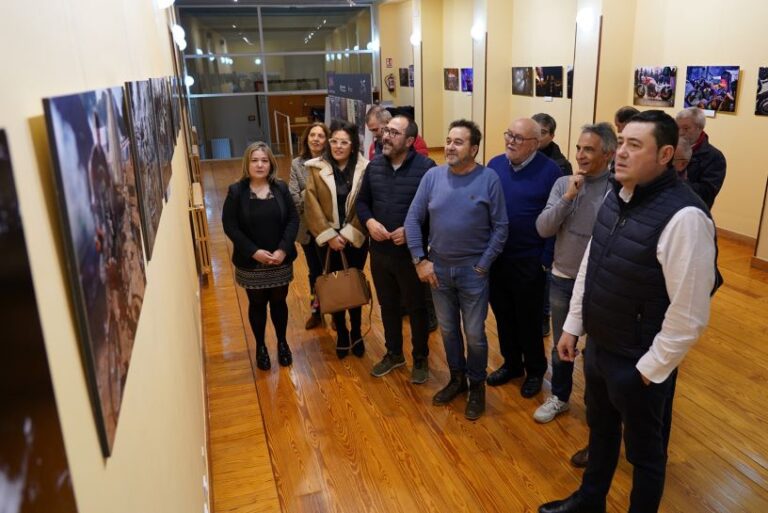 La exposición fotográfica ‘Esto es Motauros, amigos’ celebra los 25 años de la mítica concentración motera invernal en Tordesillas