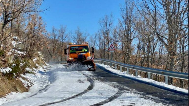 Valladolid activa su Plan de Vialidad Invernal: 33 quitanieves, 5.700 toneladas de sal y más de 120 personas preparadas para combatir la nieve
