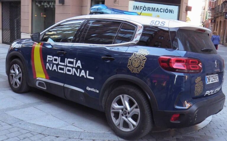 Persecución a toda velocidad en Valladolid: detenido un joven por intentar arrollar a dos policías municipales